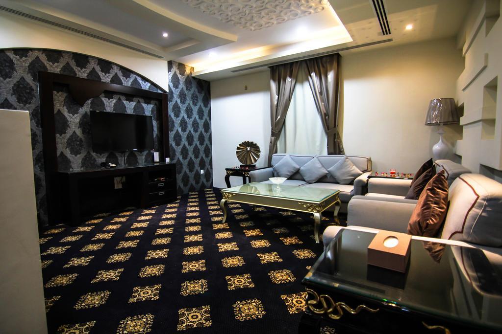 Rest Night Serviced Apartments- Alhamra Riyadh Room photo A private suite at the airport