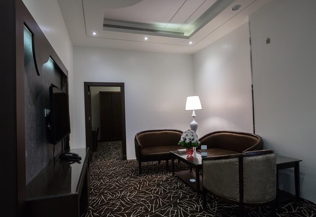 Rest Night Serviced Apartments- Alhamra Riyadh Exterior photo A suite at the hotel
