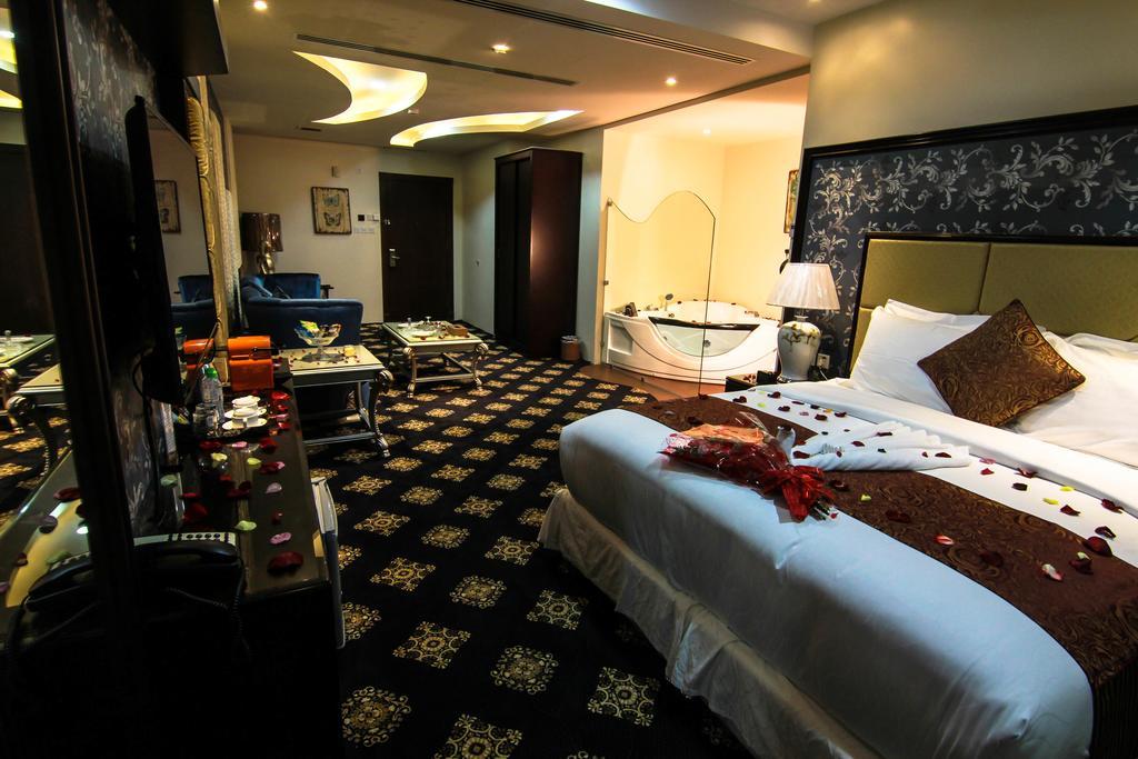 Rest Night Serviced Apartments- Alhamra Riyadh Exterior photo A suite at the hotel
