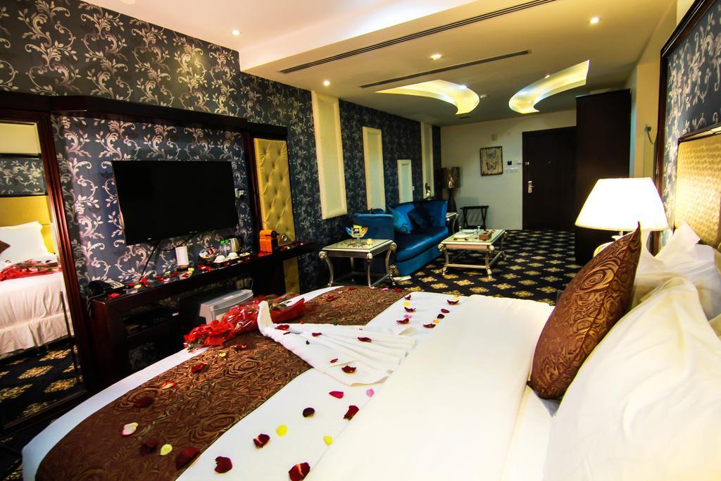 Rest Night Serviced Apartments- Alhamra Riyadh Exterior photo A suite at the hotel